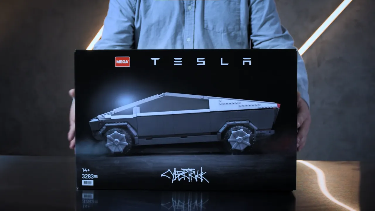 Dans les coulisses : le MEGA Tesla Cybertruck